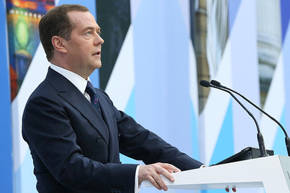 Медведев пообещал России социально ориентированный бюджет
