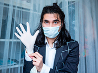 Маски и перчатки могут вызвать всплеск опасных болезней, предупреждает эксперт